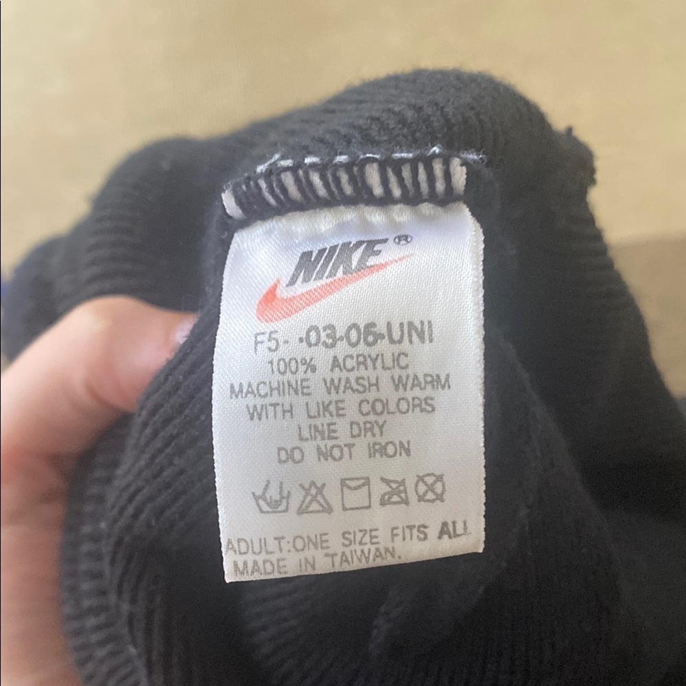Vintage Nike Black Knit Hat with Classic Design - Picture 5 of 5